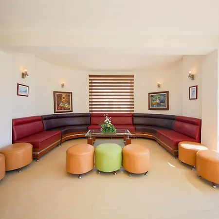 Garden Club Feriested 4*