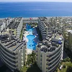 אתר נופש Garden Club 4*